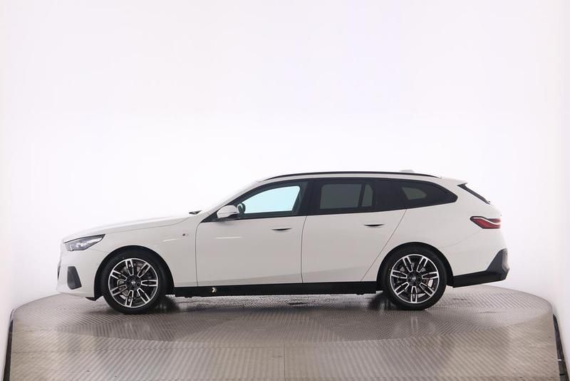 Gebraucht BMW 520 Comfort Edition 208 PS (152 kW) 2024 Weiss Kombi