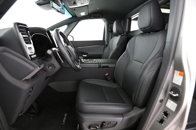 Gebraucht Lexus LM350h 250 PS (183 kW) 2024 Grau Van / Kleinbus