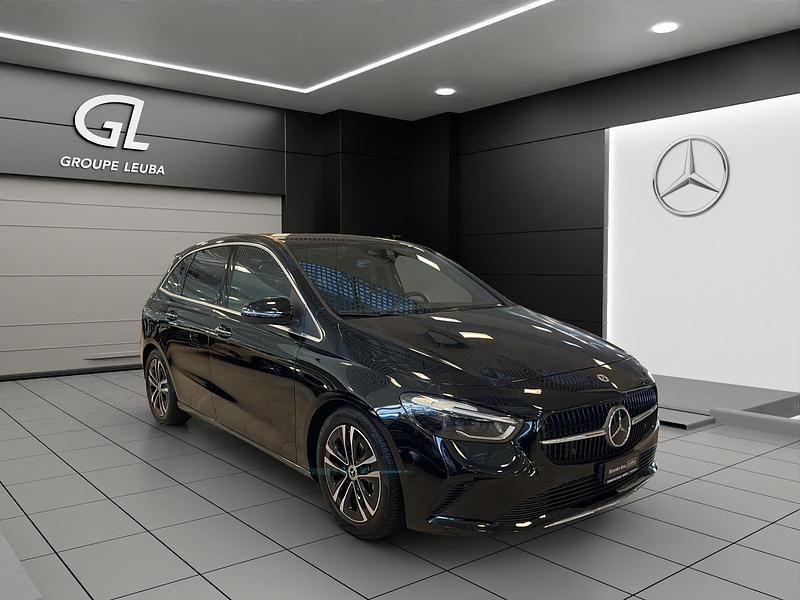 Schwarz Gebraucht 2023 Mercedes B220 Van / Kleinbus | CHF 35’900 (Superpreis) - Bild 1/4