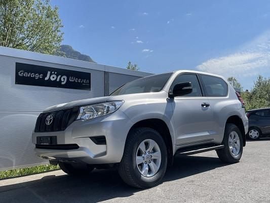 Silber Gebraucht 2023 Toyota Land Cruiser Active SUV | CHF 63’900 (Guter Preis) - Bild 1/4