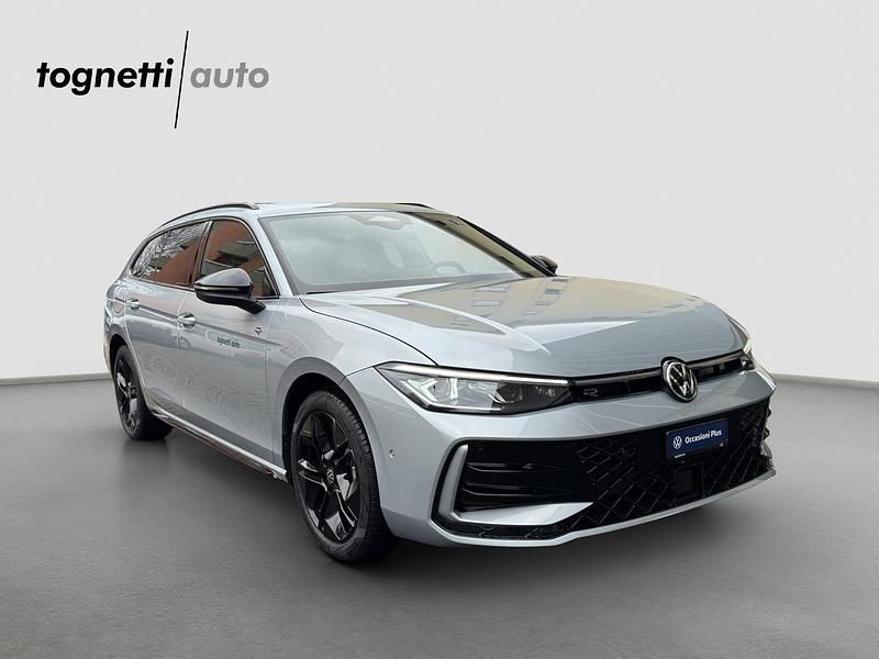 Gebraucht VW Passat R-line 272 PS (200 kW) 2024 Silber Kombi