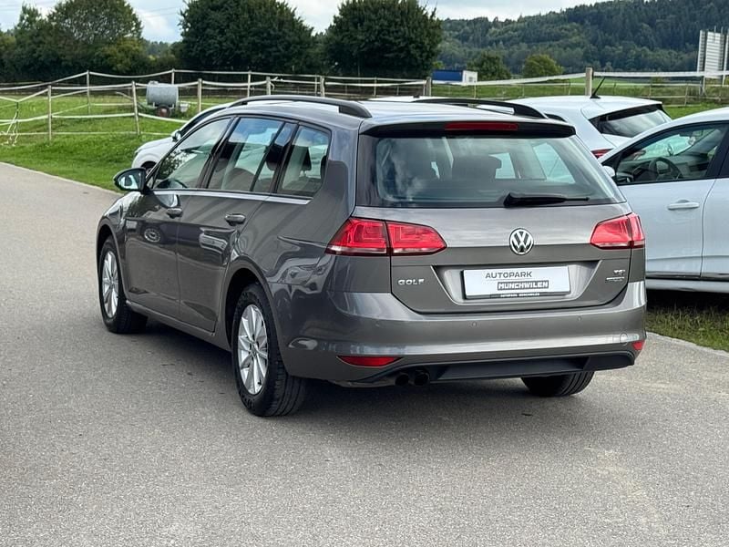 Gebraucht VW Golf VII Comfortline 122 PS (89 kW) 2014 Kombi