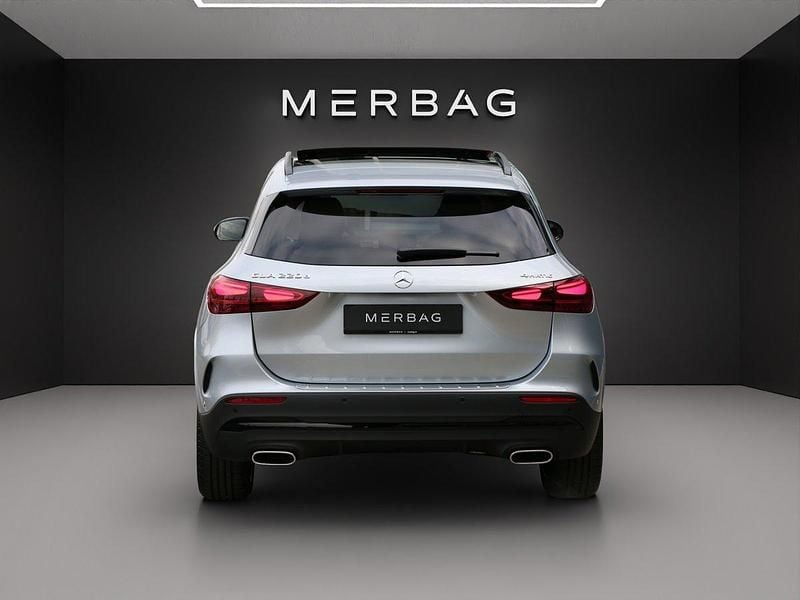 Gebraucht Mercedes GLA220 190 PS (139 kW) 2024 Silber SUV