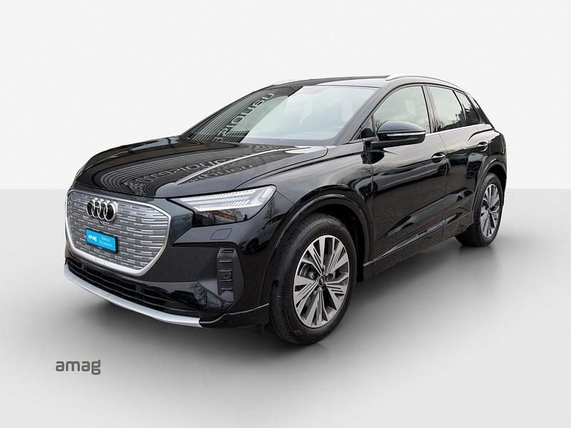 Mythosschwarz metallic Gebraucht 2021 Audi Q4 e-tron S-Line SUV | CHF 37’990 (Fairer Preis) - Bild 1/4