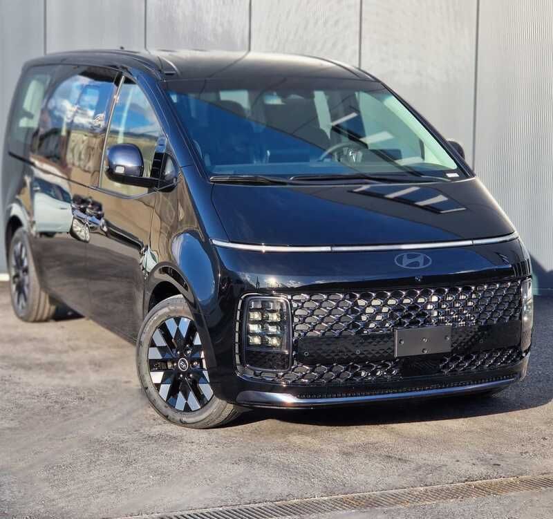 Neu 2025 Hyundai Staria Premium Van / Kleinbus | CHF 62’400 (Teuer) - Bild 1/4