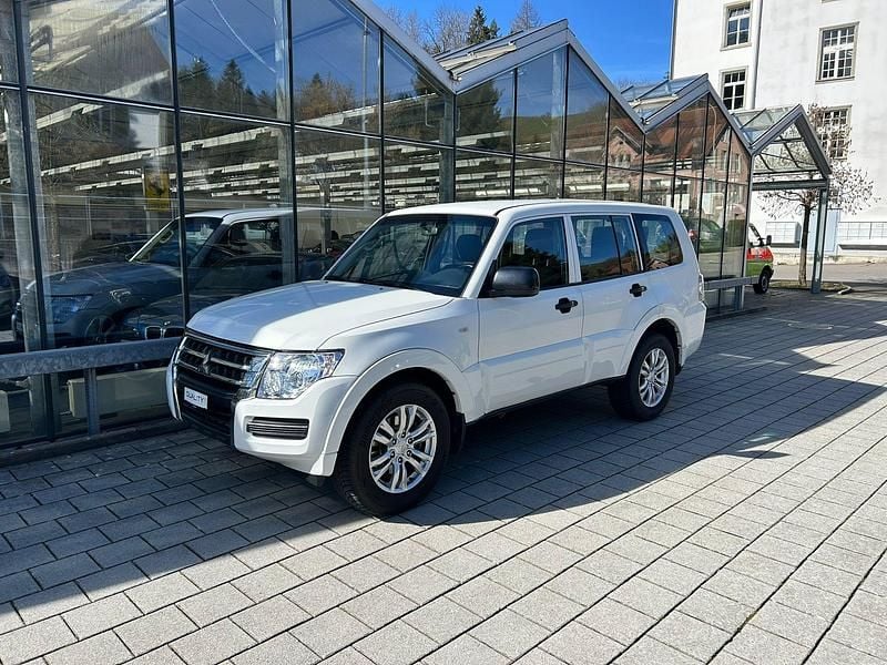 Gebraucht Mitsubishi Pajero 190 PS (139 kW) 2019