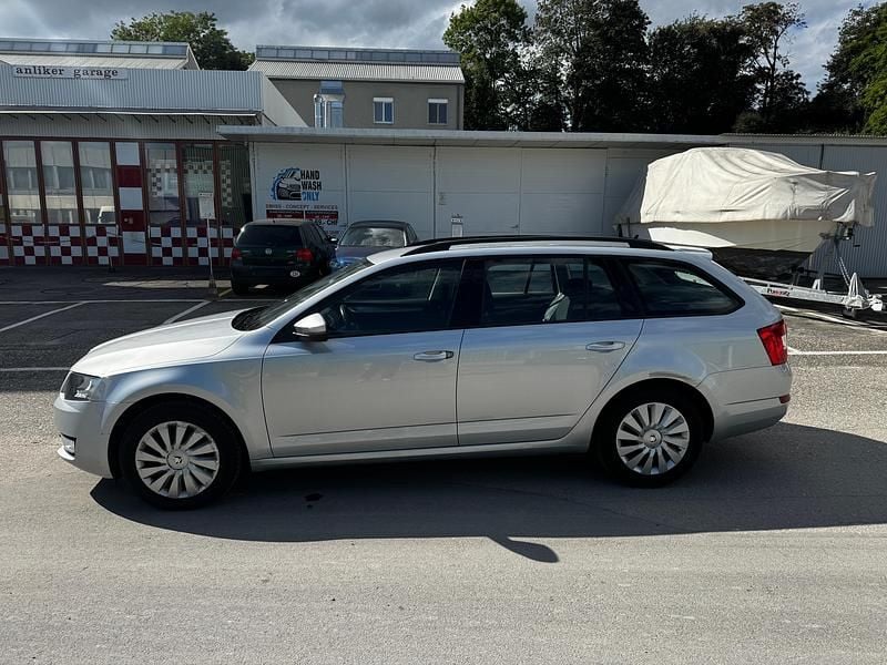 Gebraucht Skoda Octavia Ambition 184 PS (135 kW) 2015 Kombi