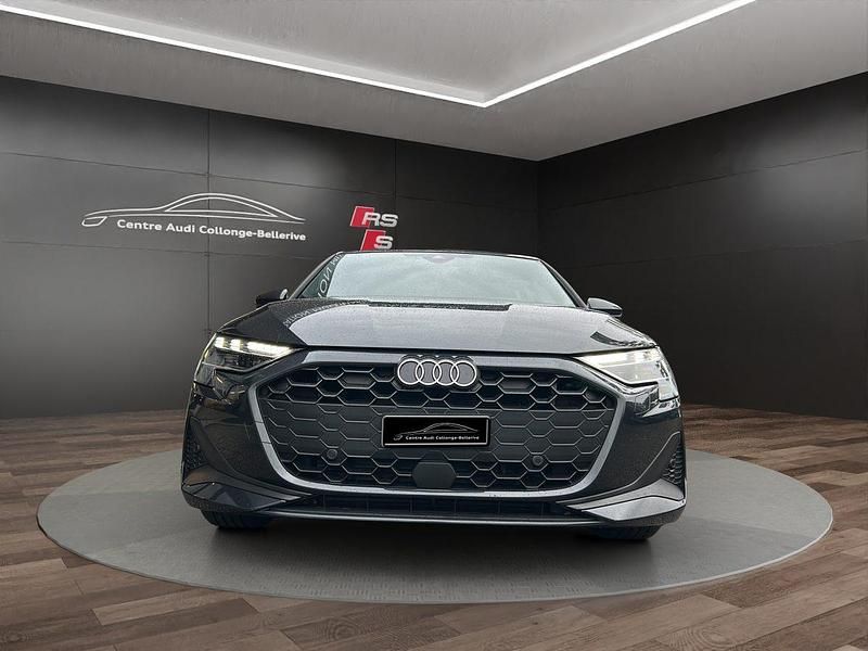 Gebraucht Audi A3 Attraction 150 PS (110 kW) 2025 Grau Limousine