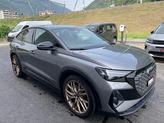 Grau Gebraucht 2022 Audi Q4 e-tron Ambiente SUV | CHF 39’900 (Guter Preis) - Bild 1/4