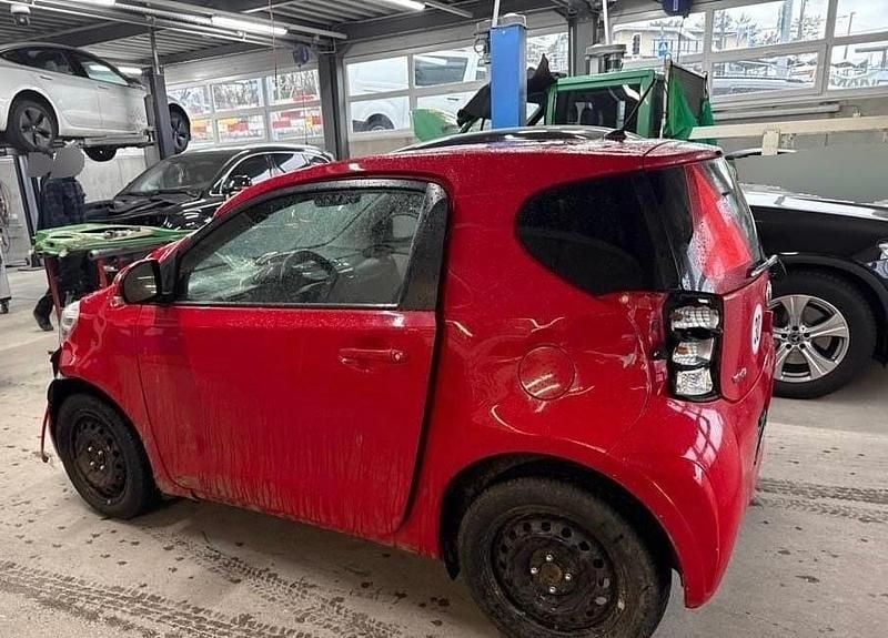 Gebraucht Toyota iQ Luna 68 PS (50 kW) 2012 Kleinwagen