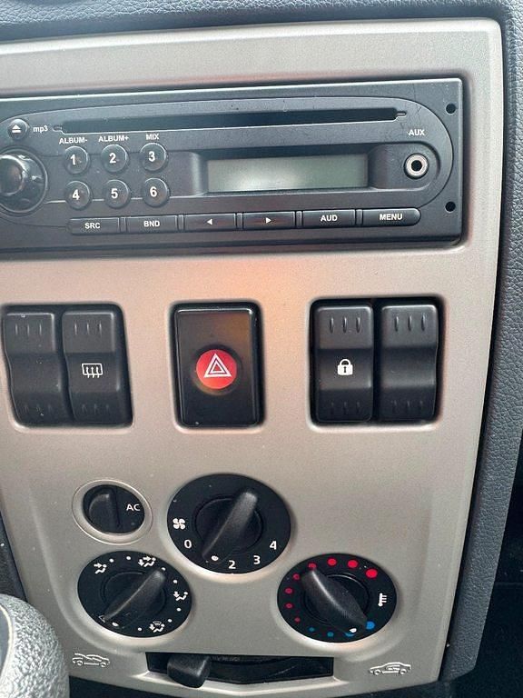 Gebraucht Dacia Logan MCV 84 PS (61 kW) 2012 Kombi