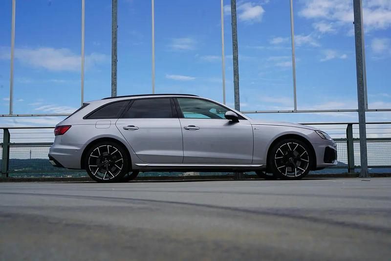 Silber Gebraucht 2025 Audi A4 S-line plus Kombi | CHF 38’949 - Bild 1/4