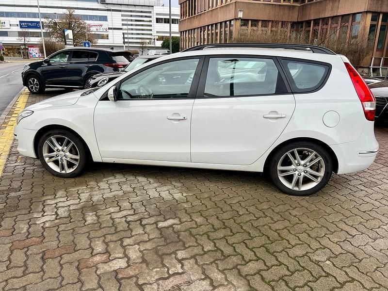 Gebraucht Hyundai i30 Premium 143 PS (105 kW) 2008 Kombi