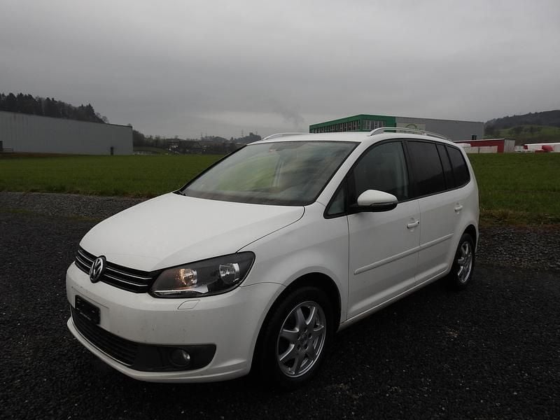 Gebraucht 2010 VW Touran Comfortline Van / Kleinbus | CHF 4’200 (Teuer) - Bild 1/3