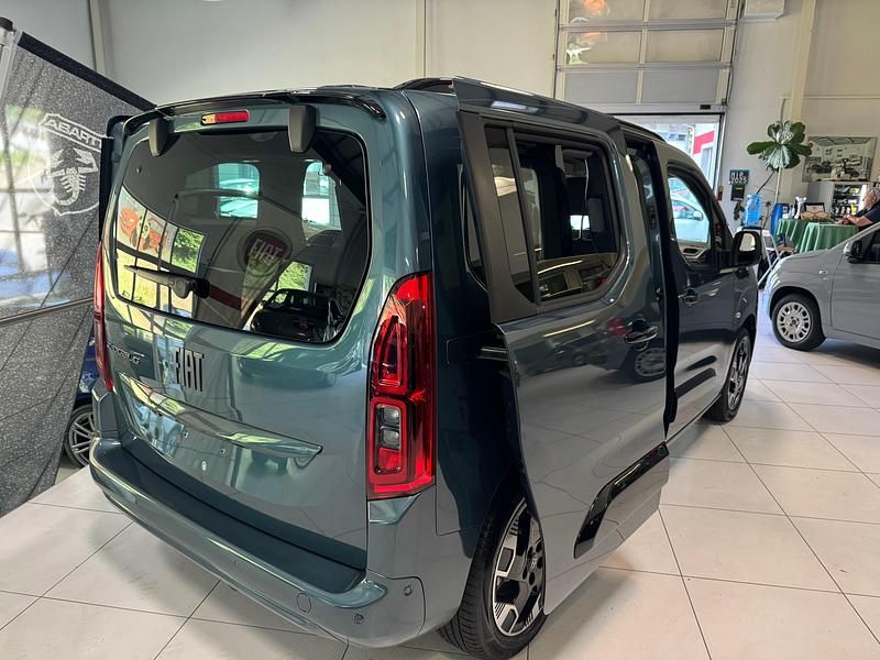 Neu Fiat e-Doblò Lounge 100 kW (136 PS) 2025 Blau Van / Kleinbus