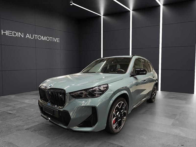 Neu BMW X1 Luxury Line 300 PS (220 kW) 2025 Grün SUV
