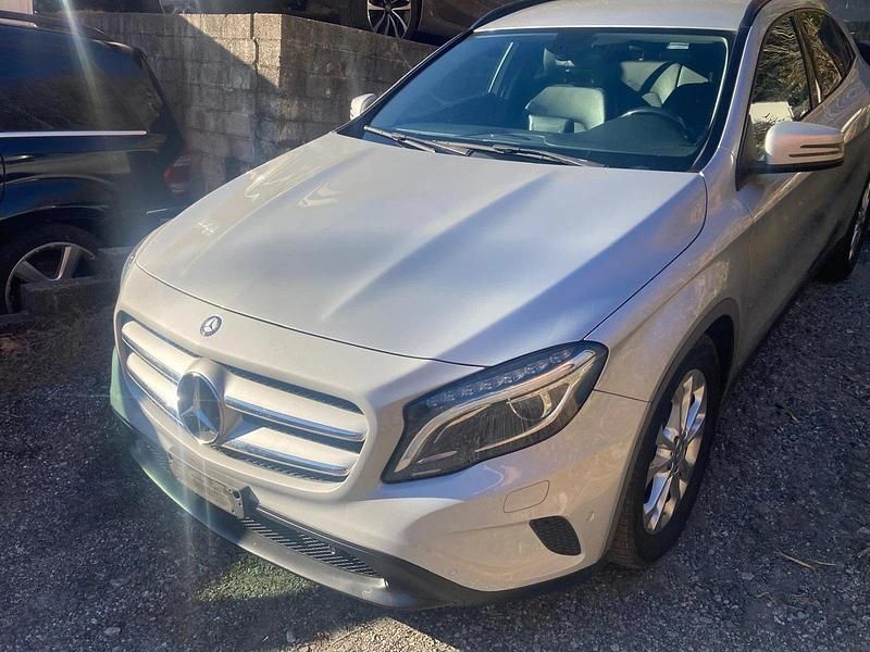 Gebraucht Mercedes GLA200 Style 136 PS (100 kW) 2015 SUV