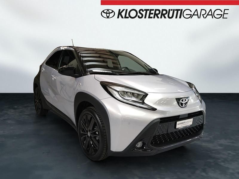 Neu Toyota Aygo X Edition 72 PS (52 kW) 2025 Silber SUV
