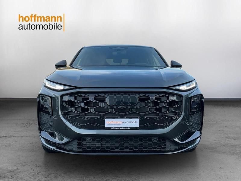 Neu Audi Q3 Sportback Ambiente 204 PS (150 kW) 2025 Grau SUV