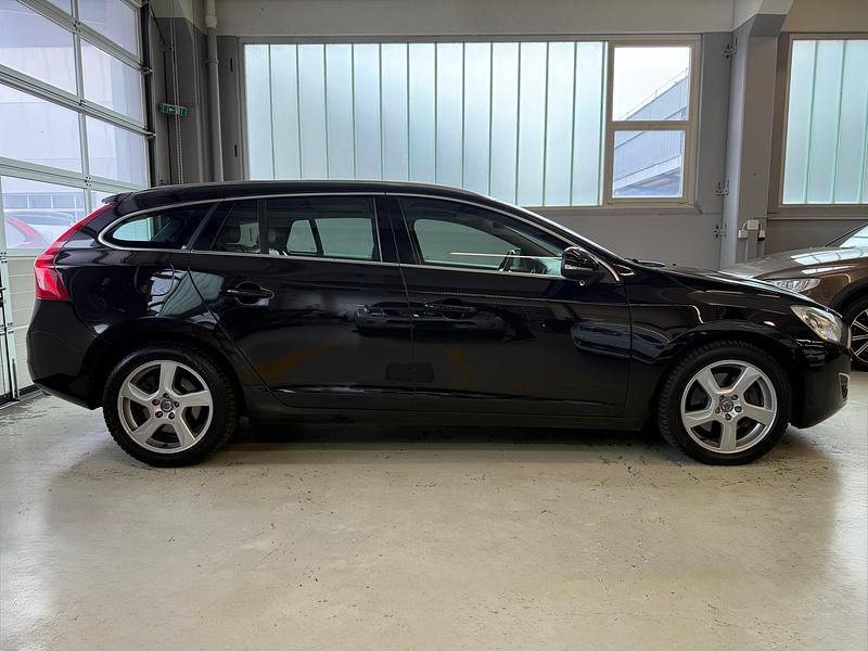 Gebraucht Volvo V60 Summum 304 PS (223 kW) 2011 Kombi