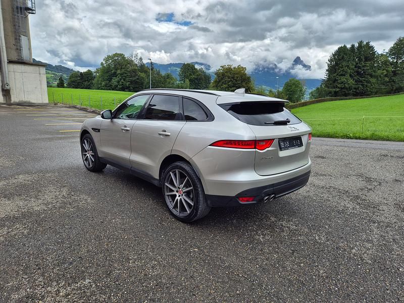 Gebraucht Jaguar F-Pace Pure 180 PS (132 kW) 2016 SUV