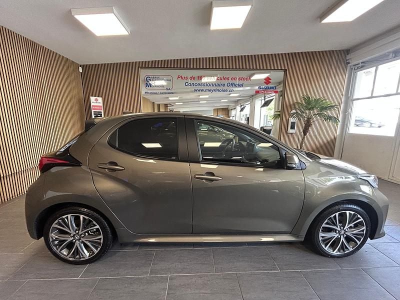 Braun Neu 2025 Toyota Yaris Hybrid Premium Limousine | CHF 26’900 (Superpreis) - Bild 1/4