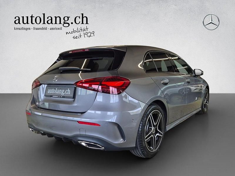 Neu Mercedes A200 AMG line 177 PS (130 kW) 2025 Grau Limousine