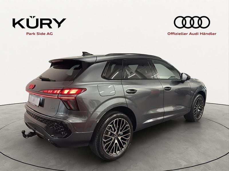 Neu Audi Q3 Ambiente 266 PS (195 kW) 2025 Grau SUV