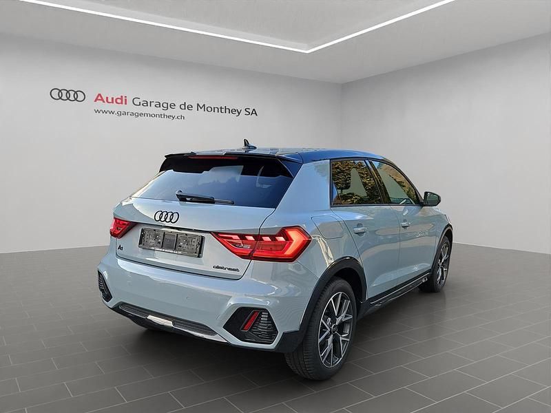 Gebraucht Audi A1 Attraction 110 PS (80 kW) 2023 Limousine