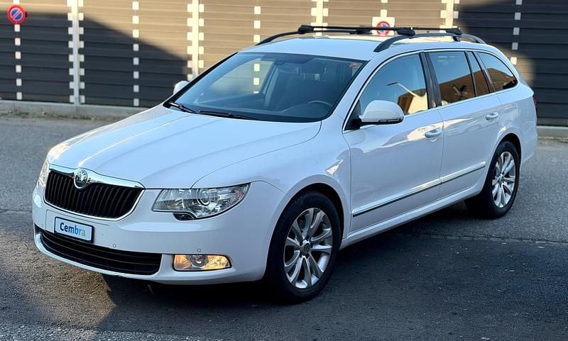Gebraucht Skoda Superb Ambition 140 PS (102 kW) 2012 Kombi