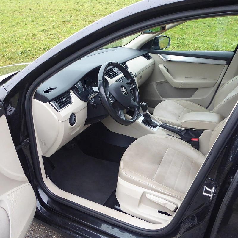 Gebraucht Skoda Octavia Elegance 180 PS (132 kW) 2013 Kombi