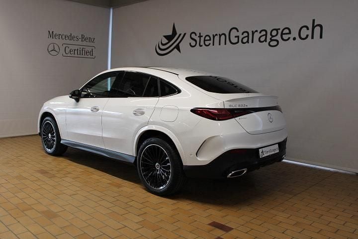 Gebraucht Mercedes GLC300e AMG line 313 PS (230 kW) 2024 Weiss Coupé