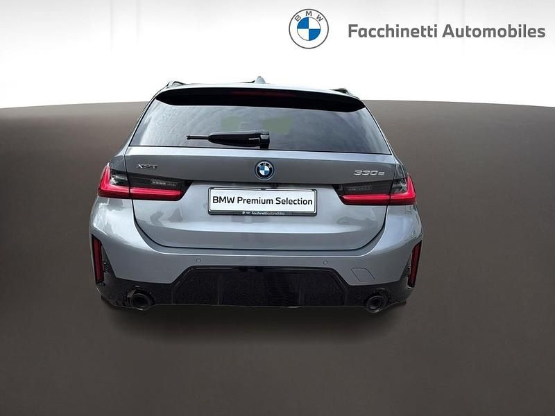 Gebraucht BMW 330e M Sport 292 PS (214 kW) 2025 Grau Kombi