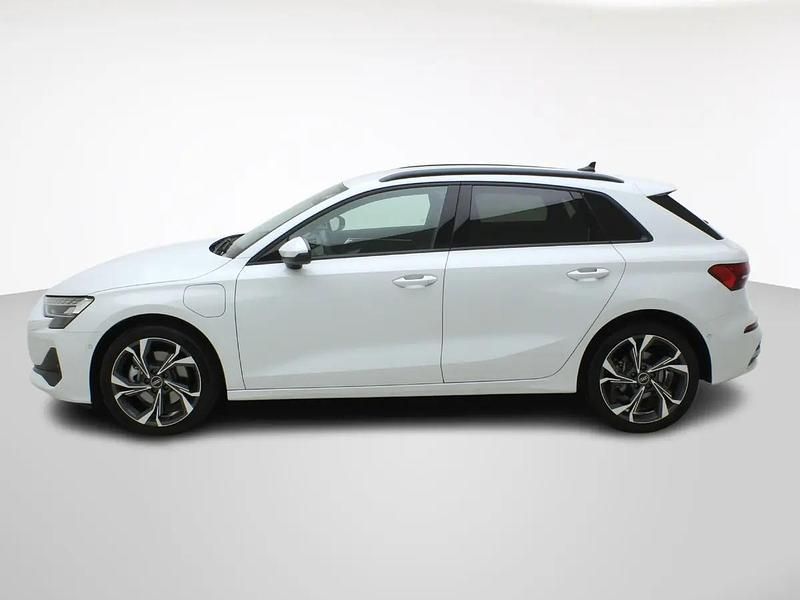 Gebraucht Audi A3 Sportback e-tron 204 PS (150 kW) 2026 Weiss Kleinwagen