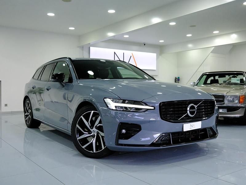 Gebraucht Volvo V60 R-Design 250 PS (183 kW) 2021 Kombi