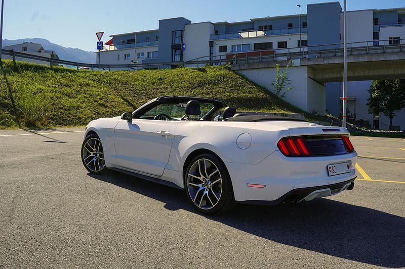 Gebraucht Ford Mustang GT Convertible 426 PS (313 kW) 2015 Cabrio