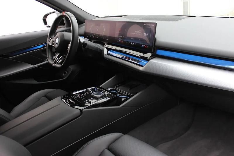 Gebraucht BMW i5 M Sport 442 kW (601 PS) 2026 Weiss Kombi