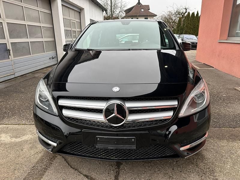Gebraucht Mercedes B220 184 PS (135 kW) 2014 Van / Kleinbus