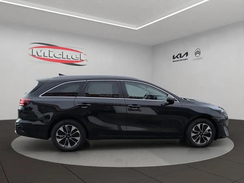 Neu Kia Ceed Sportswagon Style 141 PS (103 kW) 2025 Schwarz Kombi