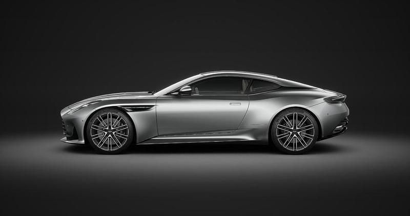 Gebraucht Aston Martin DB12 680 PS (500 kW) 2023 Silber Coupé