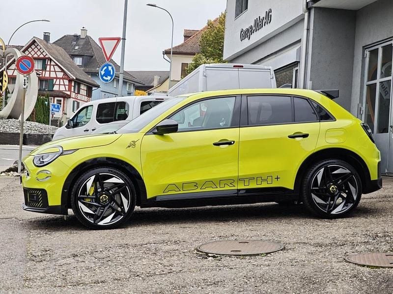 Grün Neu 2025 Fiat 600 Abarth SUV | CHF 39’800 (Guter Preis) - Bild 1/4