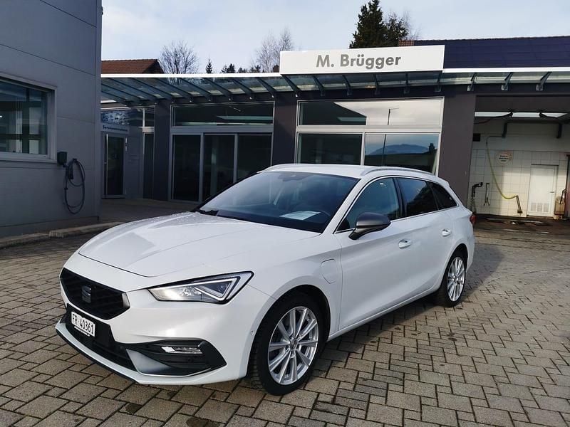 Weiss Gebraucht 2022 Seat Leon ST FR Kombi | CHF 23’500 (Guter Preis) - Bild 1/4