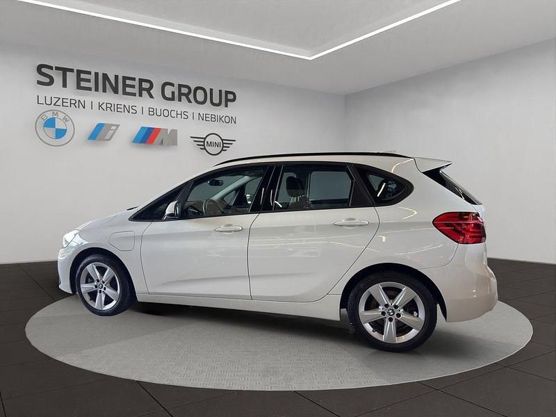 Gebraucht BMW 225 Active Tourer iPerformance 220 PS (161 kW) 2021 Weiss Van / Kleinbus