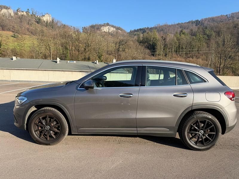 Gebraucht Mercedes GLA200 Progressive 163 PS (119 kW) 2020 SUV