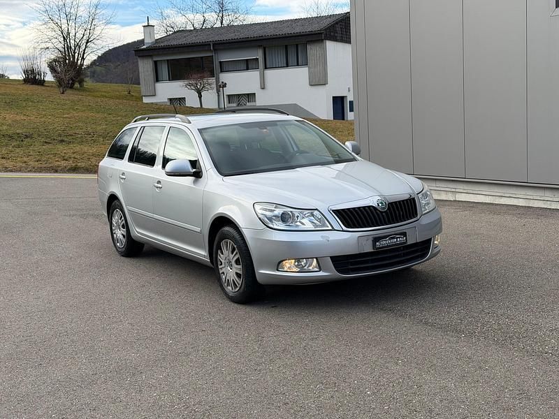 Gebraucht Skoda Octavia Ambition 105 PS (77 kW) 2012 Kombi