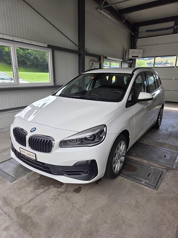 Weiss Gebraucht 2018 BMW 218 Gran Tourer Advantage Van / Kleinbus | CHF 14’700 (Superpreis) - Bild 1/4