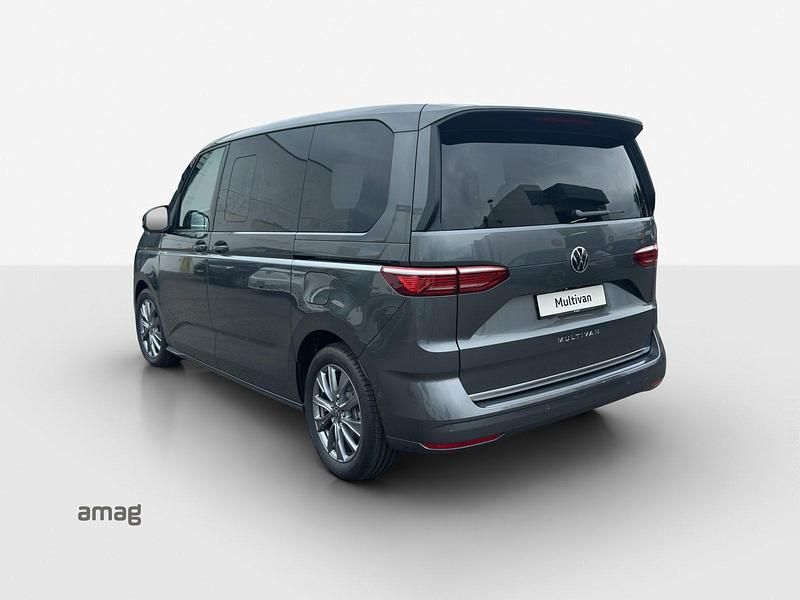 Neu VW Multivan Style 150 PS (110 kW) 2025 Gris indium métallisé (lr7h) Van