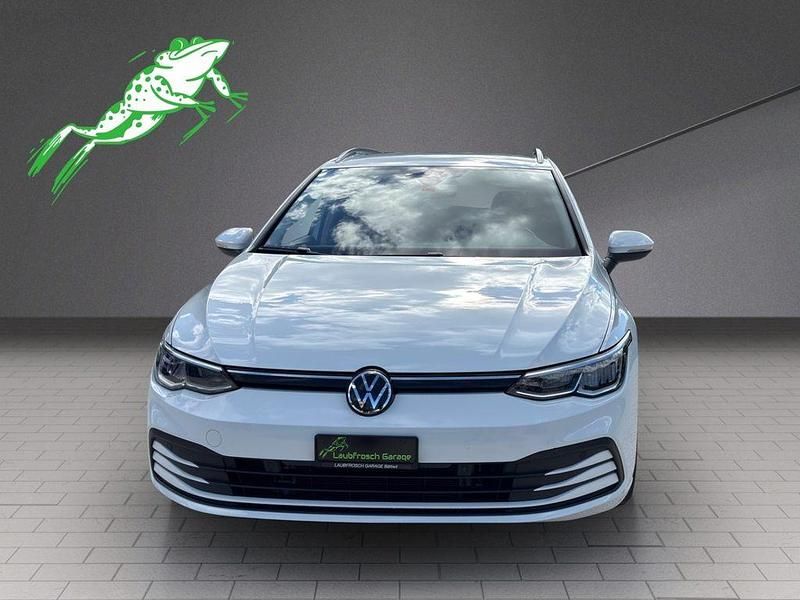 Gebraucht VW Golf VIII Life 110 PS (80 kW) 2021 Kombi