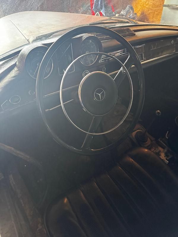 Gebraucht Mercedes 220 120 PS (88 kW) 1961 Coupé