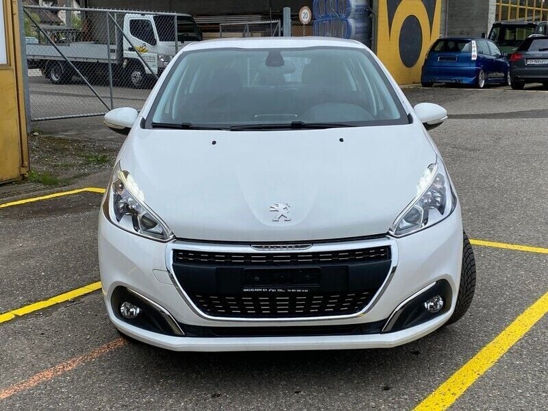 Gebraucht 2018 Peugeot 208 Signature Sky Kleinwagen | CHF 7’350 (Fairer Preis) - Bild 1/4